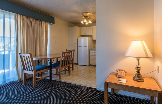 Coral Reef Inn & Suites - Foto 15