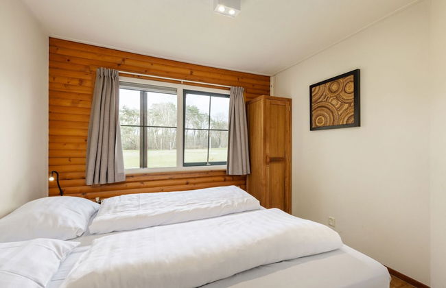 Bungalow in Veluwe Near Harderwijk - Photo 2