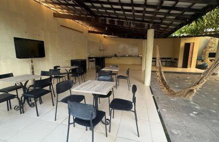 Espaçosa casa com Piscina para até 15 hóspedes - Foto 9