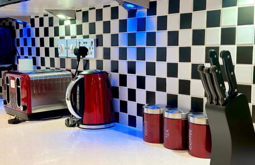 Kaly- Relaxing Garden, Central, Close Parking, near Portsmouth Harbour Train Station, Gunwharf Quays, Southsea - Foto 13