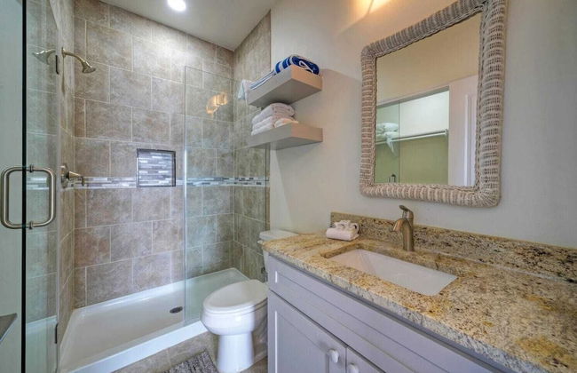 Waterfront w/ Bay Views, Shared Pool & Boat Dock Marlin Madness by Avantstay - Foto 19