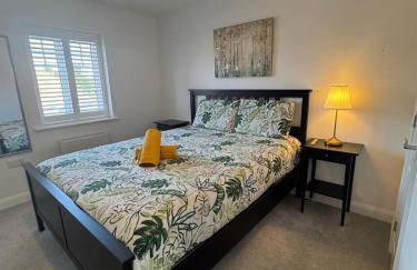 #53 Stylish 4 Bed Home 2 Full 1 Half Bath Free Parking - Foto 55