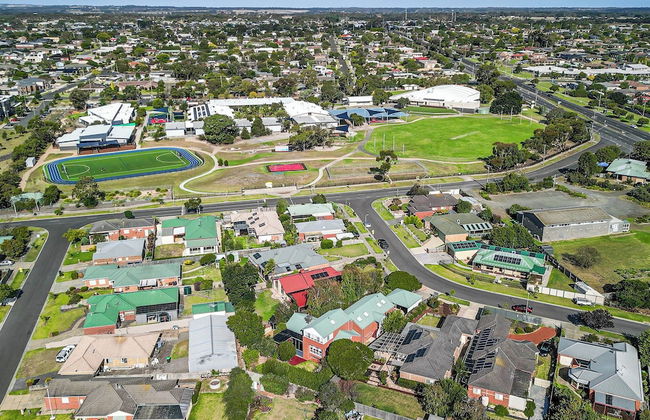 StayAU Gorgeous 5BR BBQ Home Geelong - Foto 1