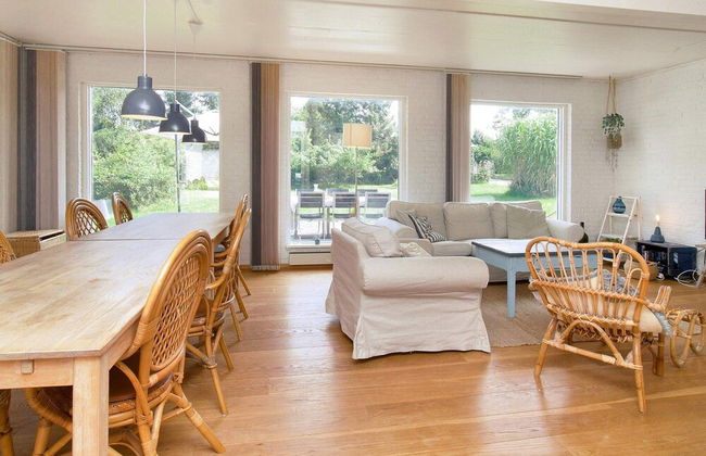 8 Person Holiday Home in Asnaes - Foto 17