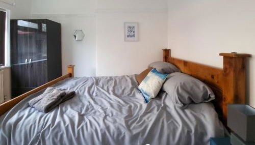 Spacious 6-Bed with Large Patio and Free Parking - Foto 4, Other