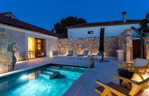 Cortile House - Photo 1