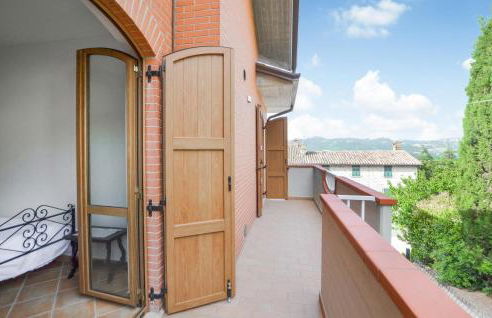 3 Bedroom Cozy Apartment In Gubbio - Foto 13