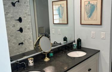 HIDDEN GEM - Family Friendly Pool Home -Welcome - Photo 37