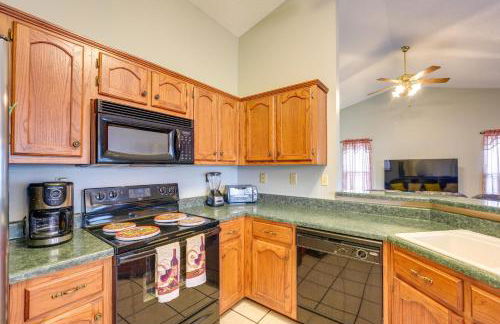 Horn Lake Home with Yard 8 Mi to Graceland! - Foto 10