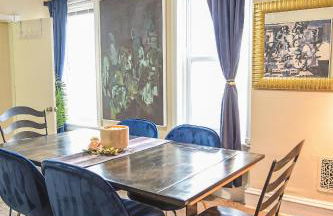 Chic 4BR Dwelling with Backyard in Philadelphia - Foto 6