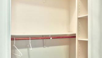 The Haire Haus - Foto 3, wardrobe