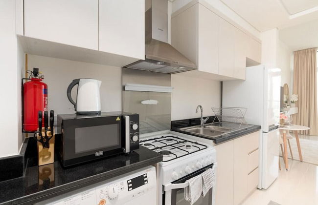 Neat Studio at Carson C - Photo 8