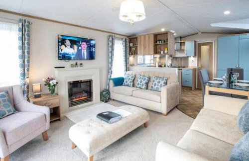 3-Bed Lodge Sleeps 6 -Hot tub -Resort Access - Foto 4