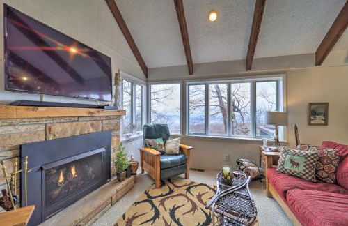 Hike, Fish and Ski Beech Mtn Condo with Balcony - Foto 4