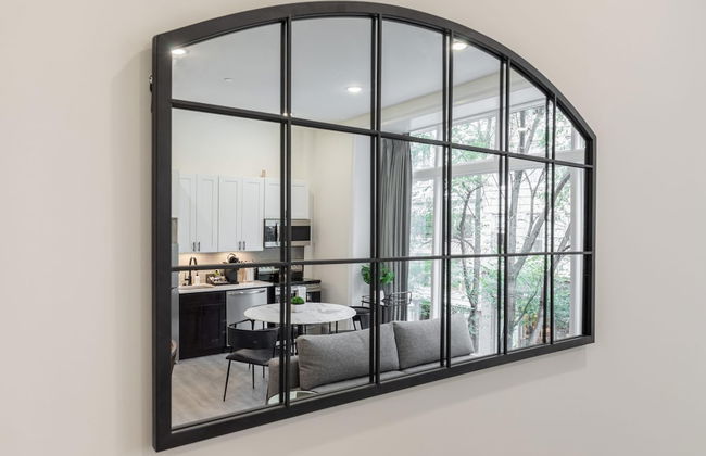 Sosuite Window Wall 1BR Apt w W D Desk - Photo 14