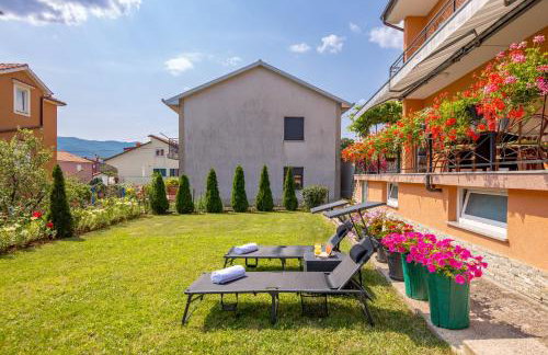 Apartment Flowers - Photo 44