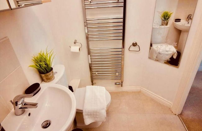 Avery Mews - Apartment - Photo 6