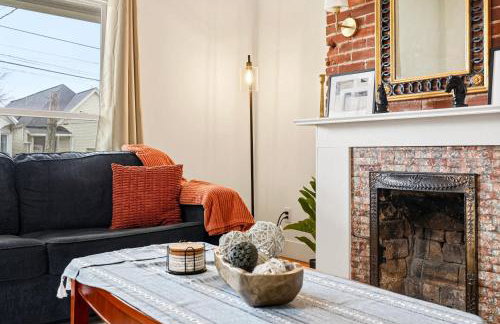 Cozy 2-Floor Home 5BR 3BA 2 Kitchens Backyard - Foto 9