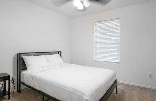 4 Bedroom Desert Oasis Large Yard Sleeps 8 - Foto 9