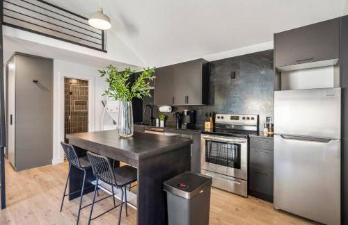 Tiny Home with a Cozy Loft for Quiet Moments - Foto 1