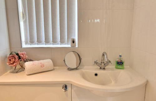 Spacious Home for Workers & Families - Quiet area - Foto 13