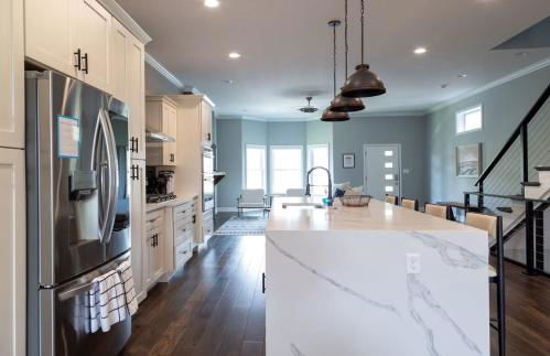 Lovely Modern 3BR-3BA Grove Home ABODEbucks - Photo 9