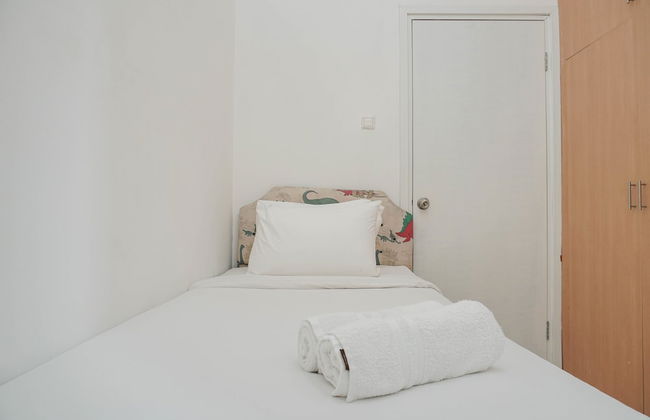 Fully Furnished with Comfortable 2BR Grand Palace Kemayoran Apartment - Photo 2