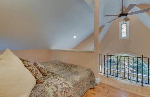 French Broad River Access Whimsical Gem with Deck - Foto 21