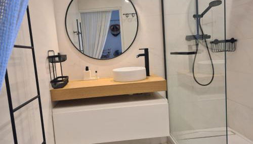 Panoramic sea view of the French Riviera, Parking - Foto 3, Shower