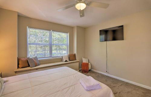 Hot Tub, Fire Pit and Lake Access Poconos Escape! - Foto 33