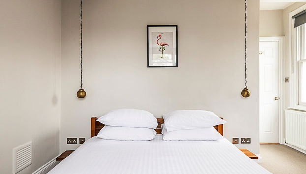 Rustic and Contemporary Haven in Brixton - Foto 5, Habitación