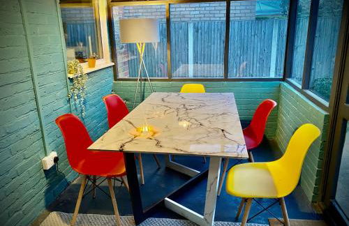 4 Bedroom House - DISC0UNTS - Parking, Contractors, Group, Family - Foto 16