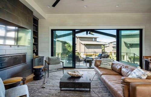 Luxe 3BR Lake Escape - BBQ Firepit & Pickleball - Foto 11