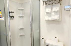 Tiny House Living with In Unit Laundry Steps from Kaiser - Foto 29