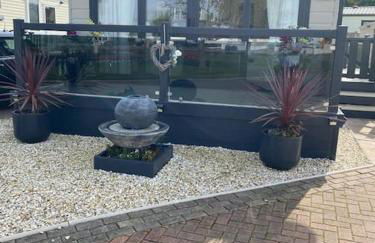 2 Bed, 2 Bath Lodge Style Caravan with Hot Tub & Private Garden at Patrington Haven Leisure Park - Foto 11