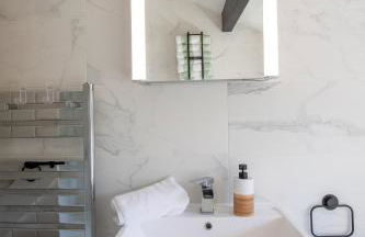 Rainbow Cottage Spacious Detached Home, Hot Tub, Sleeps 7 - Foto 9