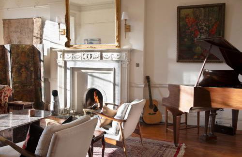 CRESSY HALL - Historic Grade II Listed Manor, Gorgeous Topiary Garden - Foto 11