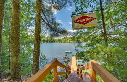 Lakefront Cabin with Dock, Fire Pits in Danbury! - Foto 2