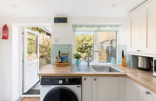 Pass the Keys Cosy Cottage 17th century Garden Parking - Photo 3