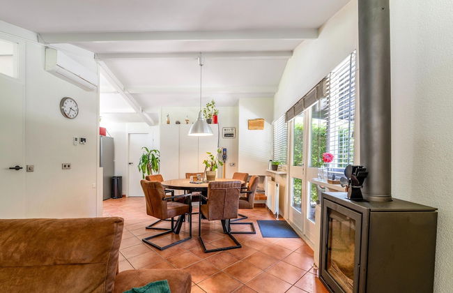 Dog-friendly Stay w/ Spa - Photo 25