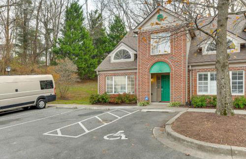 Elevator In-Unit 3-Story Condo Only 14 Mi to DC! - Foto 42