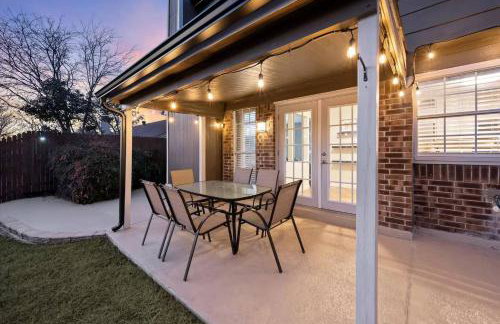 Brand New Stay! Pool • Hot Tub • Game Room Retreat - Foto 28