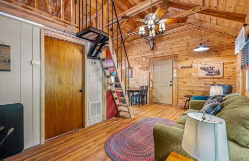 Mallard Creek Cabin - Firepit - Kitchenette - Large Deck - Gas Grill - Foto 21