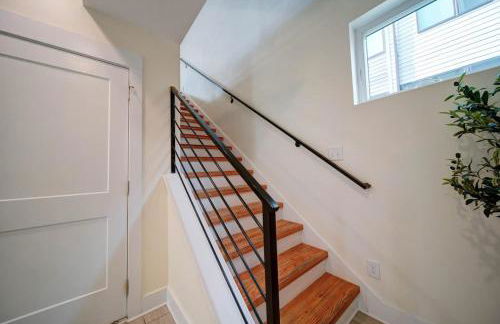 Luxe Townhome Rooftop Hot Tub Parking - Photo 29