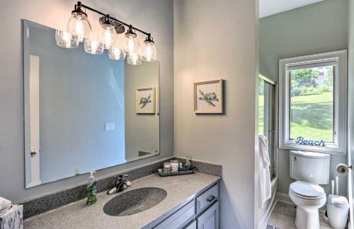 Walk to Lake Middlefield Home with Fire Pit - Foto 20