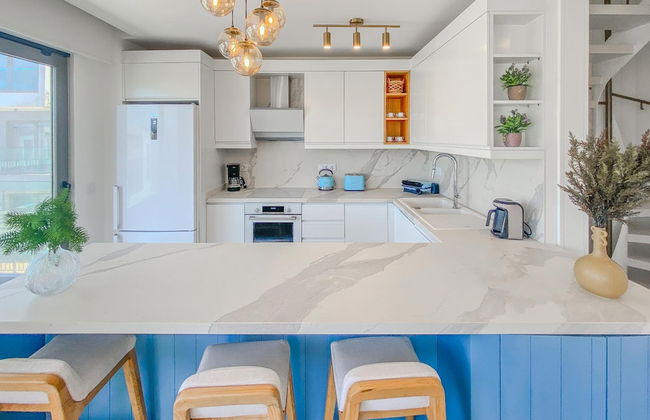 Sea View House w Balcony 3 min to Beach in Milas - Photo 7