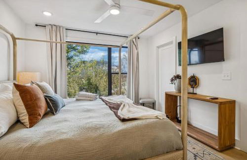 Modern Multi-Level Retreat with Rooftop Hot Tub - Foto 30