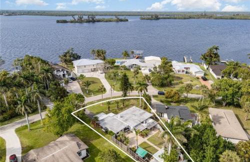 Beautiful 2bd with River Views & Amazing Sunsets in Ft Myers - Foto 7