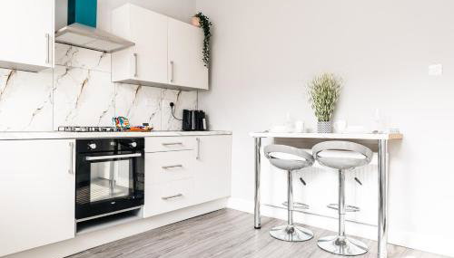 Etihad, Coop Live, Old Trafford with Free Parking - Foto 4, stove, minibar