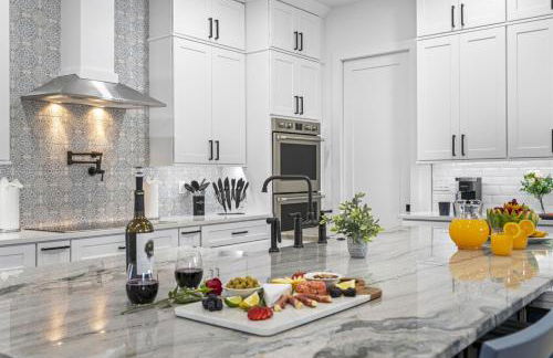 2 Million Villa Heated Pool w Luxury Spa 6BR & 6BR Waterfront by Canal - Foto 18